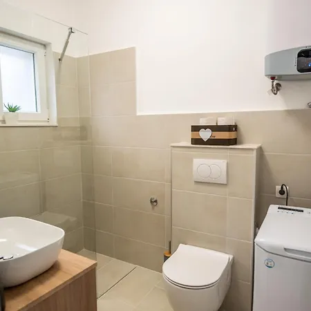 Marmar Apartment